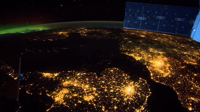 [美丽星球][BD-720P/1080P-MP4][英语中字][豆瓣8.5分][1.03GB/1.89GB][2016]